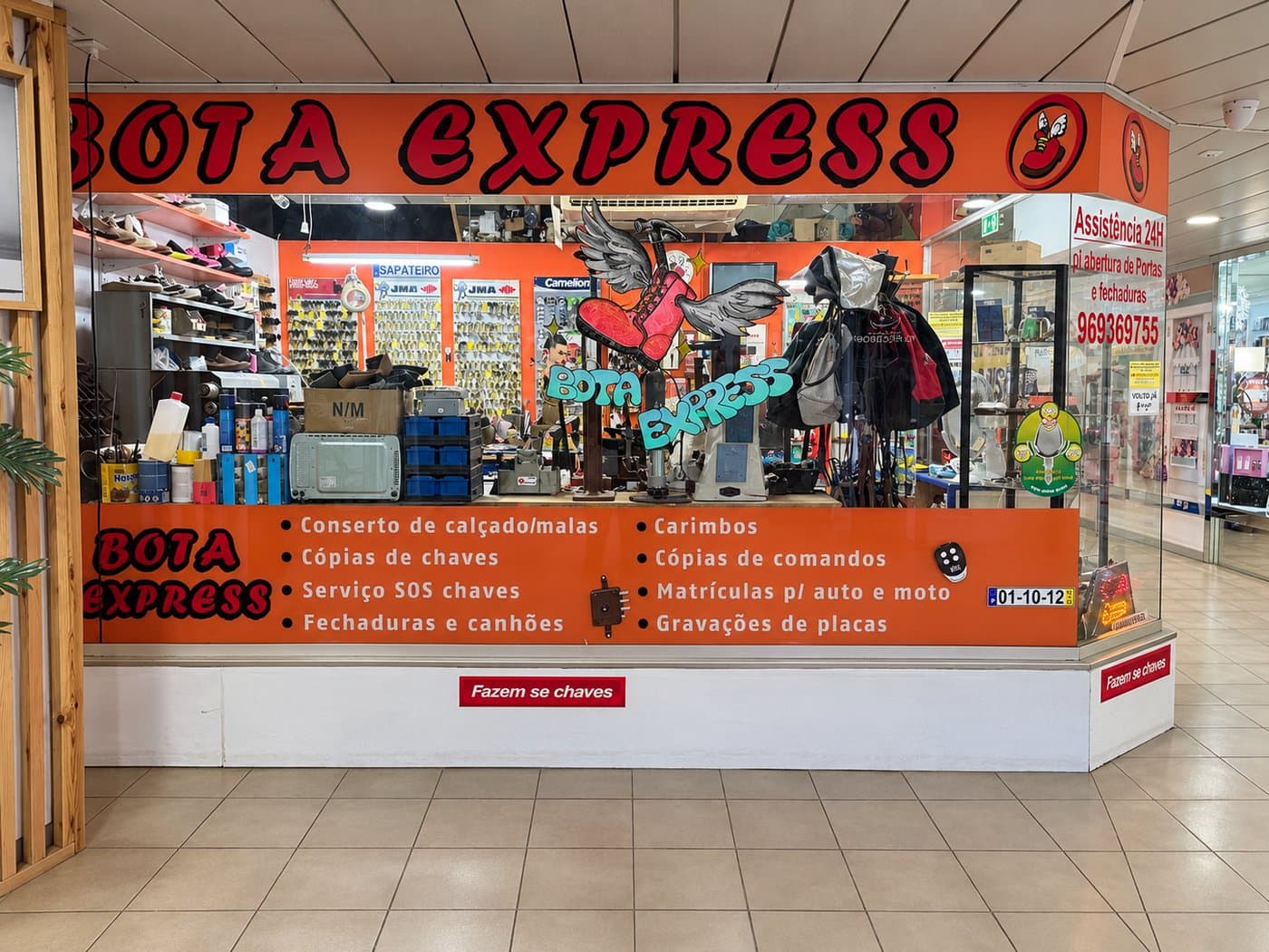 Fachada da loja Bota Express no Centro Comercial O Pescador